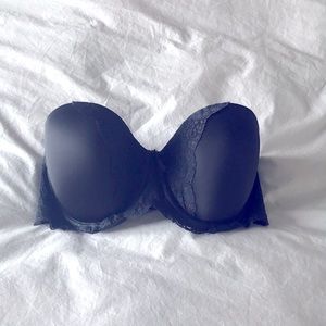 Victoria secret strapless bra. 32DDD